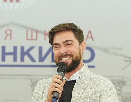 Популярный телеведущий Иван Чуйков выступил на мастер-классе перед учащимися Высшей Школы «Останкино»